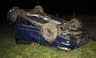 Am Wagen entstand Totalschaden. - Polizei Höxter Am Wagen entstand Totalschaden. - Polizei Höxter