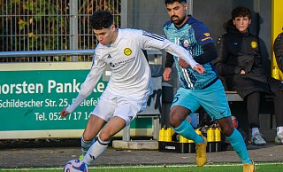 Aisa Mohand Arifi (l.) und seine Wellensieker trennten sich 2:2 von Levent Eyrice und dessen SuK Canlar. - Andreas Zobe Aisa Mohand Arifi (l.) und seine Wellensieker trennten sich 2:2 von Levent Eyrice und dessen SuK Canlar. - Andreas Zobe