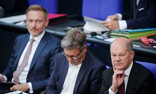 Christian Lindner, Robert Habeck und Bundeskanzler Olaf Scholz im Bundestag. - Kay Nietfeld/dpa Christian Lindner, Robert Habeck und Bundeskanzler Olaf Scholz im Bundestag. - Kay Nietfeld/dpa
