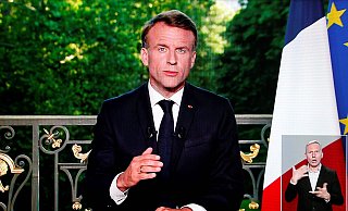 Emmanuel Macron hat im Fernsehen angekündigt die Nationalversammlung aufzulösen und für den 30. Juni 2024 Neuwahlen anzusetzen. - Ludovic Marin/AFP/dpa Emmanuel Macron hat im Fernsehen angekündigt die Nationalversammlung aufzulösen und für den 30. Juni 2024 Neuwahlen anzusetzen. - Ludovic Marin/AFP/dpa