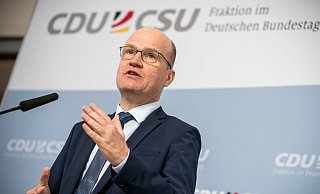 Der Fraktionsvorsitzendeder CDU/CSU, RalphBrinkhaus, kritisiert das Verhalten des Fleischkonzerns Tönnies inder Coronakrisescharf. - picture alliance Der Fraktionsvorsitzendeder CDU/CSU, RalphBrinkhaus, kritisiert das Verhalten des Fleischkonzerns Tönnies inder Coronakrisescharf. - picture alliance