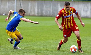SCP-Akteur Maximilian Thalhammer (r.), der sich hier gegen den Braunschweiger Luis Görlich durchsetzt, spielte im Test gegen die Eintracht durch und konnte dabei Pluspunkte sammeln. - Frank Beineke SCP-Akteur Maximilian Thalhammer (r.), der sich hier gegen den Braunschweiger Luis Görlich durchsetzt, spielte im Test gegen die Eintracht durch und konnte dabei Pluspunkte sammeln. - Frank Beineke