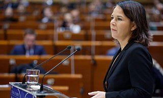 Bundesaußenministerin Annalena Baerbock vor der Parlamentarischen Versammlung des Europarates. - Jean-Francois Badias/AP/dpa Bundesaußenministerin Annalena Baerbock vor der Parlamentarischen Versammlung des Europarates. - Jean-Francois Badias/AP/dpa