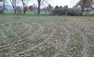 Der Bolzplatz in Rotheuffeln wurde verwüstet. Die Kirchengemeinde hat Anzeige erstattet. - Polizei Minden-Lübbecke Der Bolzplatz in Rotheuffeln wurde verwüstet. Die Kirchengemeinde hat Anzeige erstattet. - Polizei Minden-Lübbecke