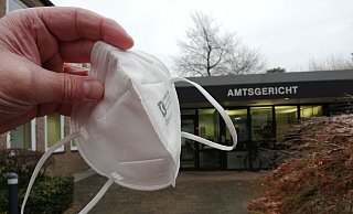 Die Justiz befasst sich derzeit mit Verstößen gegen die Corona-Auflagen. Das Rahdener Amtsgericht befasst sich immer wieder mit Vorfällen, bei denen Bürger gegen Bußgeld wegen Maskenverstößen vor Gericht ziehen. - Joern Spreen-Ledebur Die Justiz befasst sich derzeit mit Verstößen gegen die Corona-Auflagen. Das Rahdener Amtsgericht befasst sich immer wieder mit Vorfällen, bei denen Bürger gegen Bußgeld wegen Maskenverstößen vor Gericht ziehen. - Joern Spreen-Ledebur