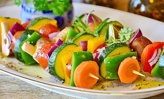 Oftmals bleibt Vegetariern nur, das Gericht ohne Fleisch zu bestellen. Veganer haben es noch schwerer, auf den Speisekarten der Restaurants etwas zu finden. - Pixabay Oftmals bleibt Vegetariern nur, das Gericht ohne Fleisch zu bestellen. Veganer haben es noch schwerer, auf den Speisekarten der Restaurants etwas zu finden. - Pixabay
