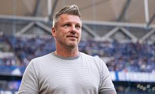 Lukas Kwasniok wird am Samstag gegen Magdeburg sein letztes Heimspiel als SCP-Cheftrainer erleben, sofern seine Mannschaft nicht das Ticket für die Relegation bucht. - Teresa Kröger Lukas Kwasniok wird am Samstag gegen Magdeburg sein letztes Heimspiel als SCP-Cheftrainer erleben, sofern seine Mannschaft nicht das Ticket für die Relegation bucht. - Teresa Kröger