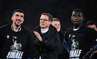 Sport-Geschäftsführer Michael Mutzel (Mitte) muss mit Nassim Boujellab (l.) und Merveille Biankadi über deren Zukunft beim DSC Arminia sprechen. - Teresa Kröger Sport-Geschäftsführer Michael Mutzel (Mitte) muss mit Nassim Boujellab (l.) und Merveille Biankadi über deren Zukunft beim DSC Arminia sprechen. - Teresa Kröger