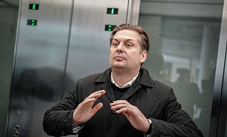 Maximilian Krah ist für ein Gespräch mit der AfD-Spitze nach Berlin gereist. - Kay Nietfeld/dpa Maximilian Krah ist für ein Gespräch mit der AfD-Spitze nach Berlin gereist. - Kay Nietfeld/dpa
