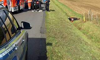 Der Motorradfahrer landete im Graben. - Polizei Herford Der Motorradfahrer landete im Graben. - Polizei Herford