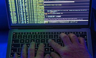 Im Internet sind viele Betrüger unterwegs. Auch bei anderen Formen der Computerkriminalität fällt Lübbecke negativ auf. - picture alliance / Jochen Tack Im Internet sind viele Betrüger unterwegs. Auch bei anderen Formen der Computerkriminalität fällt Lübbecke negativ auf. - picture alliance / Jochen Tack