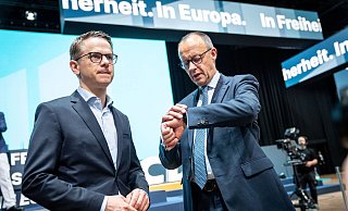 Neben dem designierten nächsten Bundeskanzler Friedrich Merz (r.) aus Brilon könnte Carsten Linnemann aus Paderborn als Wirtschaftsminister Teil des Kabinetts werden. - imago/Chris Emil Janßen Neben dem designierten nächsten Bundeskanzler Friedrich Merz (r.) aus Brilon könnte Carsten Linnemann aus Paderborn als Wirtschaftsminister Teil des Kabinetts werden. - imago/Chris Emil Janßen