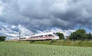 Seit der Fahrplanumstellung der Bahn halten nicht mehr alle ICEs im Bahnhof in Bielefeld. Eine Petition soll das jetzt ändern. - Pixabay (Themenbild) Seit der Fahrplanumstellung der Bahn halten nicht mehr alle ICEs im Bahnhof in Bielefeld. Eine Petition soll das jetzt ändern. - Pixabay (Themenbild)