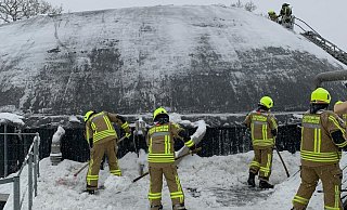 An der Boker Biogasanlage unterstützte die Feuerwehr Salzkotten den Einsatz des Löschzugs Boke mit der Salzkottener Drehleiter. - Feuerwehr Delbrück An der Boker Biogasanlage unterstützte die Feuerwehr Salzkotten den Einsatz des Löschzugs Boke mit der Salzkottener Drehleiter. - Feuerwehr Delbrück