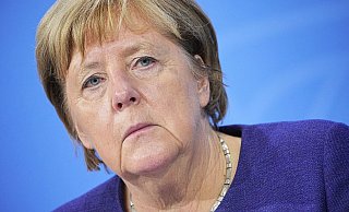 Altkanzlerin Angela Merkel stellt sich heute den Fragen eines Journalisten. - Foto: Michael Kappeler/dpa POOL/dpa Altkanzlerin Angela Merkel stellt sich heute den Fragen eines Journalisten. - Foto: Michael Kappeler/dpa POOL/dpa
