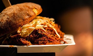 Pulled Pork und Beefburger gehören zum Angebot auf dem Streetfood-Festival. - Pixabay (Symbolfoto) Pulled Pork und Beefburger gehören zum Angebot auf dem Streetfood-Festival. - Pixabay (Symbolfoto)