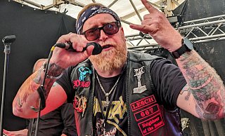 Mit Jigsaw aus Beverungen heizt auch eine heimische Band den Rockfans ein. - Burkhard Battran Mit Jigsaw aus Beverungen heizt auch eine heimische Band den Rockfans ein. - Burkhard Battran