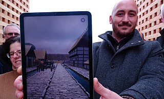LGS-Geschäftsführer Jan Sommer präsentiert den Hellweg – oder besser: ein virtuelles Modell von ihm. - Svenja Ludwig LGS-Geschäftsführer Jan Sommer präsentiert den Hellweg – oder besser: ein virtuelles Modell von ihm. - Svenja Ludwig
