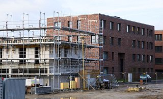 Jedes zehnte Wohnungsbauunternehmen meldet laut Ifo-Institut Finanzierungsschwierigkeiten. - Julian Stratenschulte/dpa Jedes zehnte Wohnungsbauunternehmen meldet laut Ifo-Institut Finanzierungsschwierigkeiten. - Julian Stratenschulte/dpa
