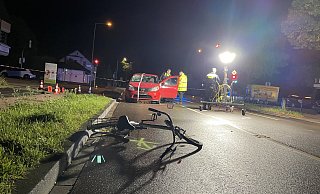 Der Radfahrer war beim Überqueren der Straße vom Auto erfasst worden. MT-Foto: - Jan Henning Rogge Der Radfahrer war beim Überqueren der Straße vom Auto erfasst worden. MT-Foto: - Jan Henning Rogge