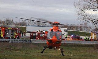 Einsatz des Rettungshubschraubers auf der A30. - Ulf Hanke Einsatz des Rettungshubschraubers auf der A30. - Ulf Hanke