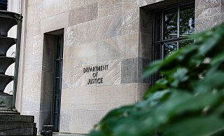 Das US-Justizministerium geht gegen die Verdächtigen vor. (Archivbild) - Valerie Plesch/dpa Das US-Justizministerium geht gegen die Verdächtigen vor. (Archivbild) - Valerie Plesch/dpa