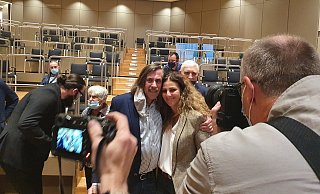Der überraschende strahlende Sieger: Norbert Morkes (BfGT) hat die Bürgermeisterwahl in Gütersloh gewonnen. - Irja Most Der überraschende strahlende Sieger: Norbert Morkes (BfGT) hat die Bürgermeisterwahl in Gütersloh gewonnen. - Irja Most