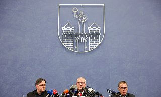 Behörden informieren über Todesfahrt auf Magdeburger Weihnachtsmarkt. - Jan Woitas/dpa Behörden informieren über Todesfahrt auf Magdeburger Weihnachtsmarkt. - Jan Woitas/dpa