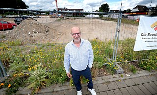 Gastronom Salvador Marin-Martinez bringt ein modernes Gastrokonzept nach Spexard nach Gütersloh. Auf dem neuen Areal der "Spexarder Höfe" will er ein Wirtshaus eröffnen. - Andreas Frücht Gastronom Salvador Marin-Martinez bringt ein modernes Gastrokonzept nach Spexard nach Gütersloh. Auf dem neuen Areal der "Spexarder Höfe" will er ein Wirtshaus eröffnen. - Andreas Frücht