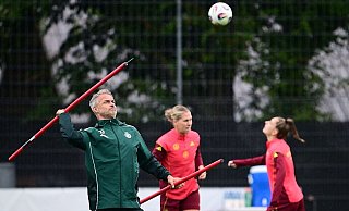 Bundestrainer Christian Wück: Gelingt der große Wurf doch noch? - Sebastian Christoph Gollnow/dpa Bundestrainer Christian Wück: Gelingt der große Wurf doch noch? - Sebastian Christoph Gollnow/dpa