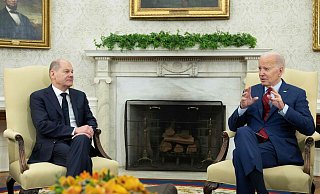 Joe Biden erlaubt der Ukraine den Einsatz weitreichender Raketen. Auch Kanzler Olaf Scholz sollte sein Veto aufgeben, kommentiert unser Autor. - Andrew Caballero-Reynolds/AFP Joe Biden erlaubt der Ukraine den Einsatz weitreichender Raketen. Auch Kanzler Olaf Scholz sollte sein Veto aufgeben, kommentiert unser Autor. - Andrew Caballero-Reynolds/AFP