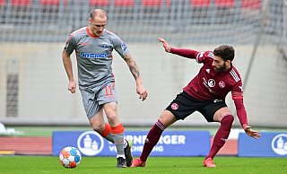 Sven Michel (l) im Duell mit Nürnbergs Enrico Valentini. - picture alliance / Sportfoto Zink / Wolfgang Zink Sven Michel (l) im Duell mit Nürnbergs Enrico Valentini. - picture alliance / Sportfoto Zink / Wolfgang Zink