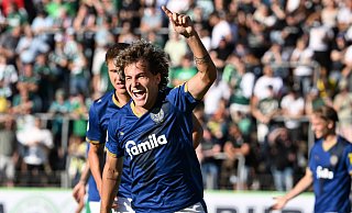 Kiel erledigt die Pokal-Pflichtaufgabe im Saarland. - Harald Tittel/dpa Kiel erledigt die Pokal-Pflichtaufgabe im Saarland. - Harald Tittel/dpa