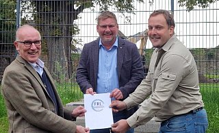 Auf den Fotos sehen sie das Gründungsteam und den frisch gewählten Vorstand, beim Vorstand handelt es sich (v.l.) um Georg Ummen, Falk Wennemann und Jannek Wolf. - FBI Auf den Fotos sehen sie das Gründungsteam und den frisch gewählten Vorstand, beim Vorstand handelt es sich (v.l.) um Georg Ummen, Falk Wennemann und Jannek Wolf. - FBI