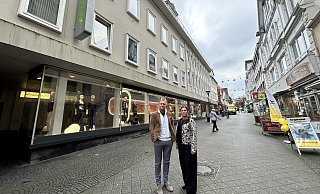 Die beiden Geschäftsführer Daniela Drabert und Stephan Ahrens haben sich die Entscheidung zur Schließung in Bad Oeynhausen nicht leicht gemacht. - Nicole Sielermann Die beiden Geschäftsführer Daniela Drabert und Stephan Ahrens haben sich die Entscheidung zur Schließung in Bad Oeynhausen nicht leicht gemacht. - Nicole Sielermann