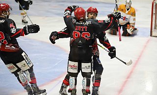 Auch im Auftaktspiel der PlayOff-Serie beim EHC Neuwied wollen Killian Hutt und Co. über Torerfolge jubeln. - Yvonne Gottschlich Auch im Auftaktspiel der PlayOff-Serie beim EHC Neuwied wollen Killian Hutt und Co. über Torerfolge jubeln. - Yvonne Gottschlich