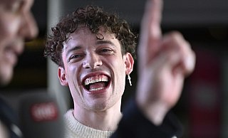 Der Schweizer Sänger Nemo hat den Eurovision Song Contest (ESC) gewonnen. - Walter Bieri/KEYSTONE/dpa Der Schweizer Sänger Nemo hat den Eurovision Song Contest (ESC) gewonnen. - Walter Bieri/KEYSTONE/dpa