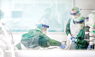 Das RKI rechnet im Herbst mit einer vierten Corona-Welle- Ziel der Politik ist nun eine Überlastung der Krankenhäusern zu verhindern. - picture alliance Das RKI rechnet im Herbst mit einer vierten Corona-Welle- Ziel der Politik ist nun eine Überlastung der Krankenhäusern zu verhindern. - picture alliance