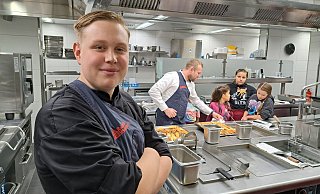 Paul Tack hat am 1. August seine Ausbildung als Koch im Ratskeller begonnen. - Marion Pokorra Paul Tack hat am 1. August seine Ausbildung als Koch im Ratskeller begonnen. - Marion Pokorra