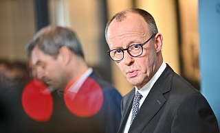 Auch Friedrich Merz (CDU) und seinen Koalitionären könnten bald über 60 Milliarden Euro fehlen. - Sebastian Gollnow/dpa Auch Friedrich Merz (CDU) und seinen Koalitionären könnten bald über 60 Milliarden Euro fehlen. - Sebastian Gollnow/dpa