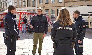 Das Ordnungsamt kontrolliert am Wochenende in der Stadt. - Peter Unger Das Ordnungsamt kontrolliert am Wochenende in der Stadt. - Peter Unger