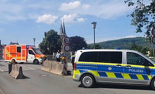 Polizei und Rettungsdienst sind vor Ort. - Thomas Kube Polizei und Rettungsdienst sind vor Ort. - Thomas Kube