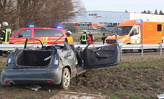 Ein schwerer Unfall mit drei Verletzten ist am 30. Januar im Löhner Knäuel der A30 Nordumgehung passiert. - Ulf Hanke Ein schwerer Unfall mit drei Verletzten ist am 30. Januar im Löhner Knäuel der A30 Nordumgehung passiert. - Ulf Hanke