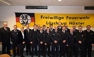 Gäste, Gastgeber, Verantwortliche und Geehrte bei der Jahresversammlung des Löschzugs Höxter. - Matthias Roth/Feuerwehr Höxter Gäste, Gastgeber, Verantwortliche und Geehrte bei der Jahresversammlung des Löschzugs Höxter. - Matthias Roth/Feuerwehr Höxter