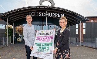 Zwei Tage Party: Projektleiterin Maren Diebels von der Uni Bielefeld und Eventmanager Marius Wiegard laden zum Indoor-Festival im Bielefelder Lokschuppen ein. - © DENNIS ANGENENDT - 2019 Zwei Tage Party: Projektleiterin Maren Diebels von der Uni Bielefeld und Eventmanager Marius Wiegard laden zum Indoor-Festival im Bielefelder Lokschuppen ein. - © DENNIS ANGENENDT - 2019