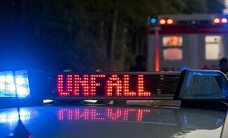 Auf der A33 hinter der Anschlussstelle Steinhagen in Fahrtrichtung Bielefeld hat es am späten Donnerstagnachmittag einen schweren Unfall gegeben. Autofahrer brauchten bis in den Abend viel Geduld. - Symbolfoto/Imago Auf der A33 hinter der Anschlussstelle Steinhagen in Fahrtrichtung Bielefeld hat es am späten Donnerstagnachmittag einen schweren Unfall gegeben. Autofahrer brauchten bis in den Abend viel Geduld. - Symbolfoto/Imago