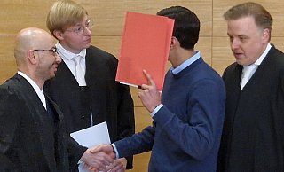 Der Angeklagte wird von zwei Verteidigern vertreten. Sie wollen wohl auf Freispruch plädieren. MT-Archivfoto: - Ilja Regier Der Angeklagte wird von zwei Verteidigern vertreten. Sie wollen wohl auf Freispruch plädieren. MT-Archivfoto: - Ilja Regier