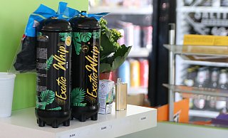 Im Kiosk werden Lachgas-Kartuschen zusammen mit einer Tüte Luftballons verkauft. - Alina Rullkötter Im Kiosk werden Lachgas-Kartuschen zusammen mit einer Tüte Luftballons verkauft. - Alina Rullkötter