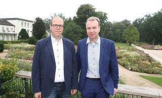 Vertrauensvolle Zusammenarbeit: Bastian Heggemann, (l.), Vorsitzender der Bad Lippspringer CDU, und der designierte Bürgermeisterkandidat Ulrich Lange. - Uwe Müller Vertrauensvolle Zusammenarbeit: Bastian Heggemann, (l.), Vorsitzender der Bad Lippspringer CDU, und der designierte Bürgermeisterkandidat Ulrich Lange. - Uwe Müller