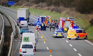 Auf der A33 kam es zu einem schweren Unfall. Zu großartigen Verkehrsbeeinträchtigungen kam es dadurch aber nicht. - Besim Mazhiqi Auf der A33 kam es zu einem schweren Unfall. Zu großartigen Verkehrsbeeinträchtigungen kam es dadurch aber nicht. - Besim Mazhiqi